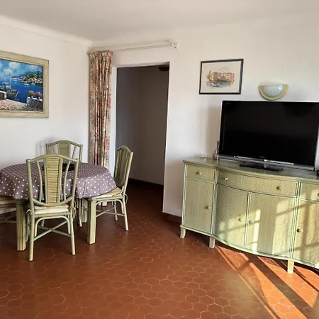 500m De La Aux Issambres - Rez De Jardin Vakantiehuis
