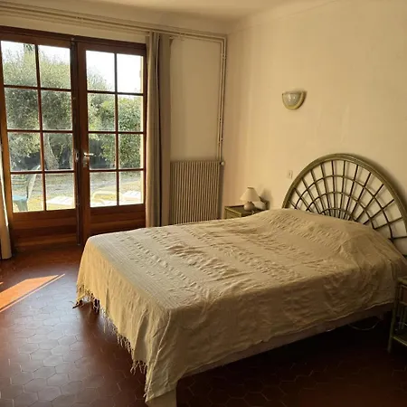 500m De La Aux Issambres - Rez De Jardin Vakantiehuis *
